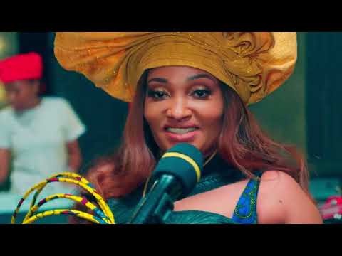 MAUREEN TABS FT SOLOMON MKUBWA - FAVOUR (OFFICIAL MUSIC VIDEO)  Dial *811*340#  To get the Song.