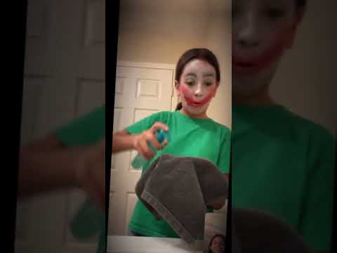 She sprayed deodorant in her mouth #edit #friendship #clown #shorts :)￼