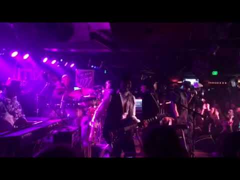 The GAP X Band Boston Mixx360