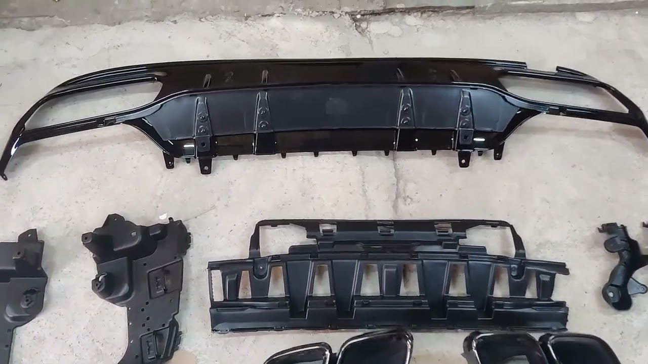 Mercedes C-сlass W205 2014-2021 гг. Задний диффузор с насадками Black (Дизайн C63 2018-2021) Video 2