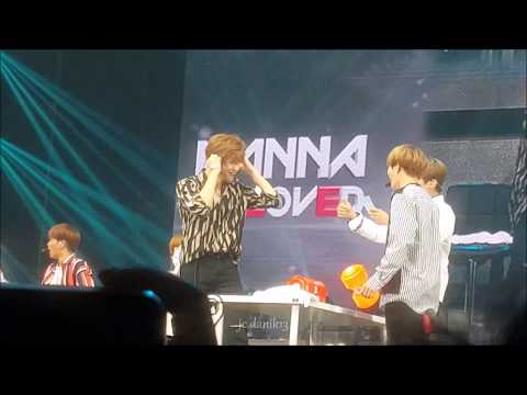 170922 Wanna One FM Singapore - Kang Daniel Time, Woo Jin as reporter and game with Sung Woon