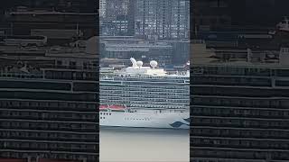 Discovery Princess sailaway in Vancouver