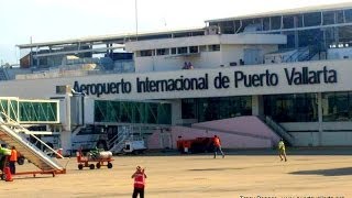 preview picture of video 'Landing in Puerto Vallarta's International Airport (PVR) - Licenciado Gustavo Díaz Ordaz'