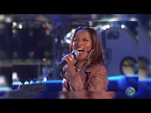 Elton John & Mary J Blige - I Guess That's Why They Call It The Blues (Live Madison Square Garden HD