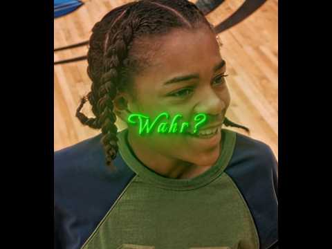 Der Junge zog die Schuhe von Michael Jordan an! #shorts #edit