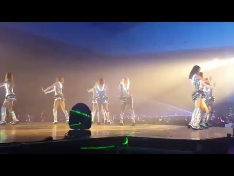 160416 [Fancam] Mr. Taxi - Girls Generation Phantasia in Jakarta (seohyun was very close)