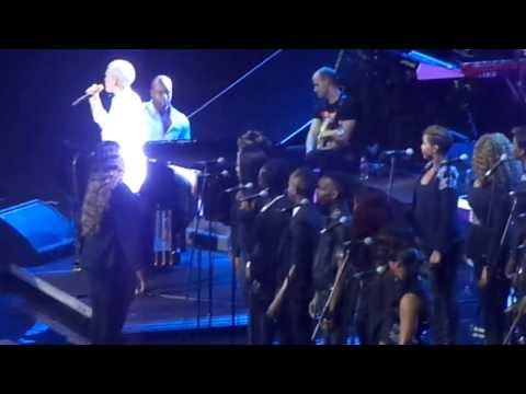 Jessie J Ft. The London Community Gospel Choir - Amazing Grace Live At The Unity Concert