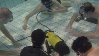 preview picture of video 'Piscine Herstal - Entraînement piscine pour la plongée'