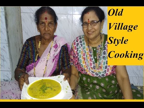 Daal ani Poli Recipe | Healthy Dal Dhokli Recipe in Marathi | Old Village Style Cooking Video