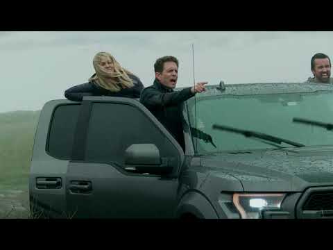 it's always sunny in philadelphia - The gang arrive to throw Charlie's dad off a cliff.