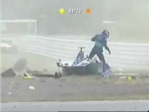 F1 Suzuka 2001-Jean Alesi and Kimi Räikkönen crash