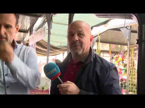 Marko uz ludu muziku isprobava kosulje na pijaci! - DJS - (TV Happy 17.10.2019)