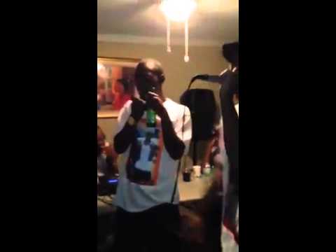 fbngb performing ((hustlen)) live