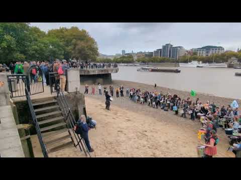 XR Rhythms UK - Thames Beach