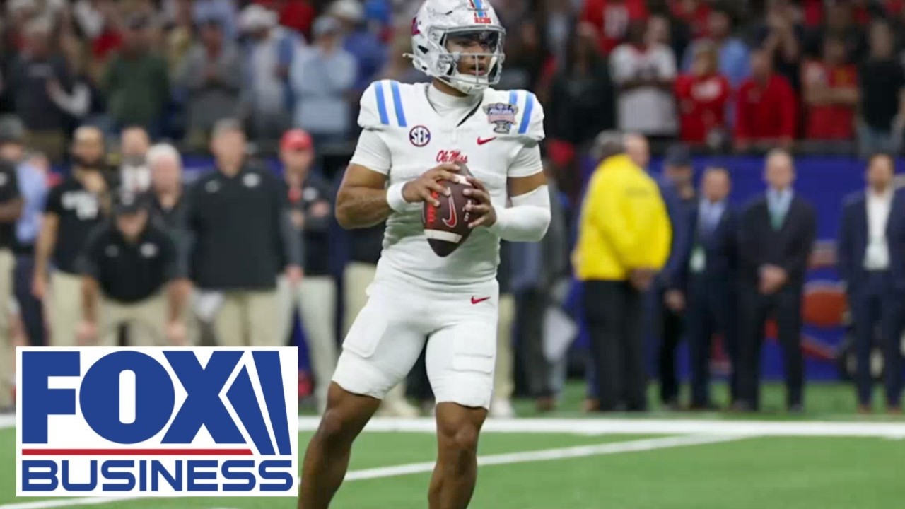 ‘BEST recruiting tactic’: Newsletter editor debates tax-free NIL deals