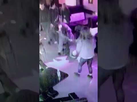 В баре «Питьница» в Якутске пьяный буян напал на посетителя. Видео В баре «Питьница» в Якутске пьяный буян напал на посетителя. Видео