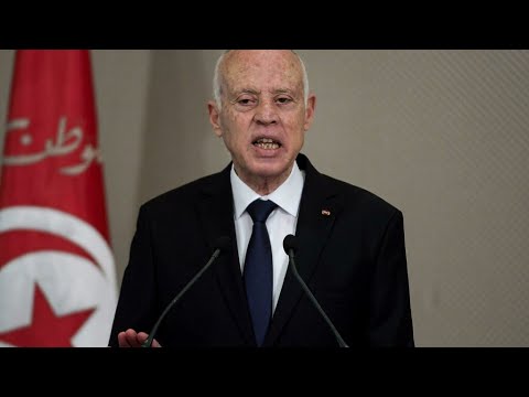 ...تونس ترقب محلي ودولي بشأن استئناف المسار الديمقراطي.
