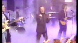 The Hollies - He Ain&#39;t Heavy - Top of the Pops 1988