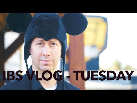 IBS VLOG DAY 3 - Opening day, appearances by Bob Borson, Danny Lipford, and Laurie March