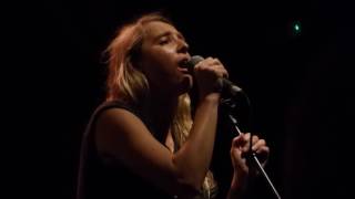 2016-12-06 Lissie -  River (Joni Mitchell cover)