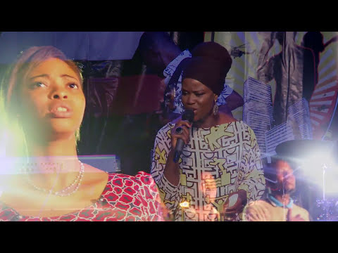 SOLA ALLYSON - at MASS 4 0