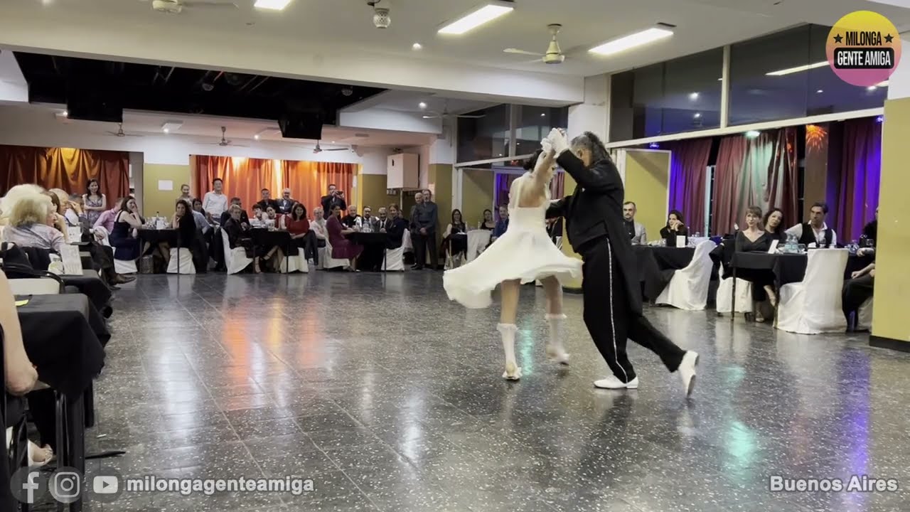 Video thumbnail for Esuardo Cappussi y Mariana Flores - Milonga Gente Amiga 2022 (2/3)