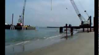 preview picture of video 'The New Buckroe Fishing Pier under construction, April 2011'