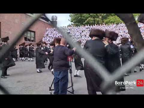 Bobov Hachnosas Sefer Torah - Chol Hamoed Sukkos 5783