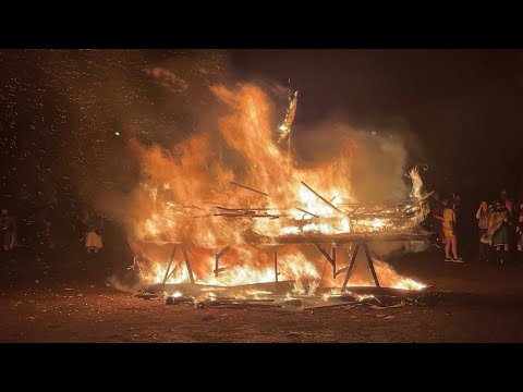 'Vikings' burn boats as festival gets underway on Scottish island | AFP