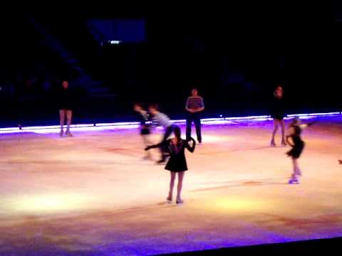 Carole AZARIO & Neil Shelton - Holiday on Ice Tropicana.MPG