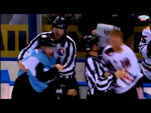 Cody Bass vs Richard Clune