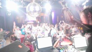 William A - Umbrella (DP011)