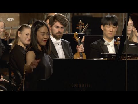 Yeol eum son's Encore after Beethoven Piano Concerto No.4 (Moszkowski's Etincelles - Sparks)