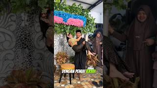 Download lagu momen haru ketika adik gendong kakaknya setelah selesai siraman pengantin ‼️‼️ #adik #haru #nikah mp3
