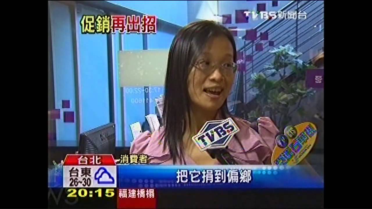 消費捐童書贈餐券　民眾抱書用餐