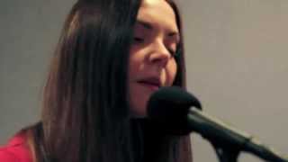 Honeyblood - Bud (Live in session for Amazing Afternoons)