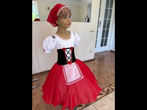 Scufita Rosie R 0628A - video 2