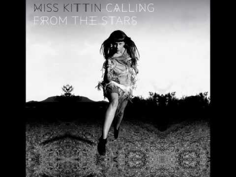 download lagu mp3 mp4 Miss Wear, download lagu Miss Wear gratis, unduh video klip Miss Wear