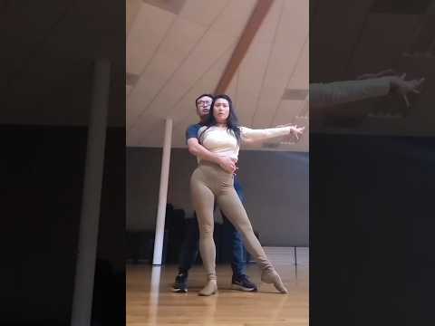 Video preview for Bachata Training 🎶🎶