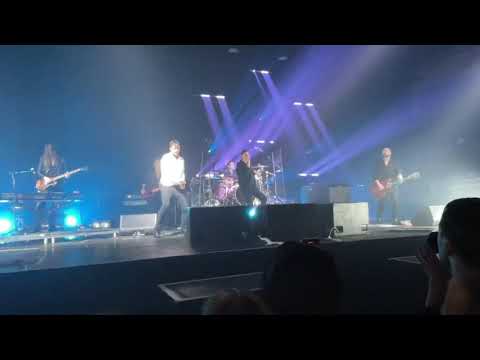 Suede and Nadine Shah - Fool - Live @ O2 Victoria Warehouse, Manchester.