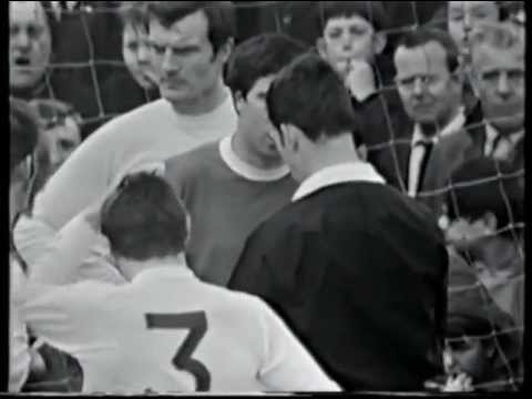 1968/69 Arsenal v Leeds United - Gary Sprake punches Bobby Gould