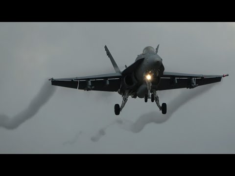 Condensation & Vortex F-18 Touch n Go landings on Highway - Baana 22