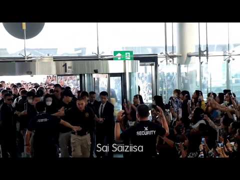 181118 WannaOne 워너원  Back to korea at Suvarnabhumi Airport