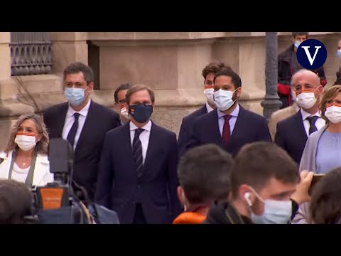 Los diputados de Vox llegan por primera vez al Parlament de Catalunya