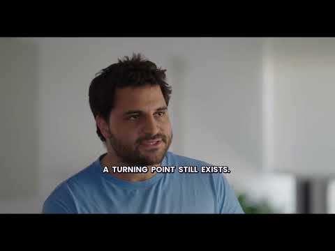 Quantum circuit synthesis optimizing qubits and gate counts