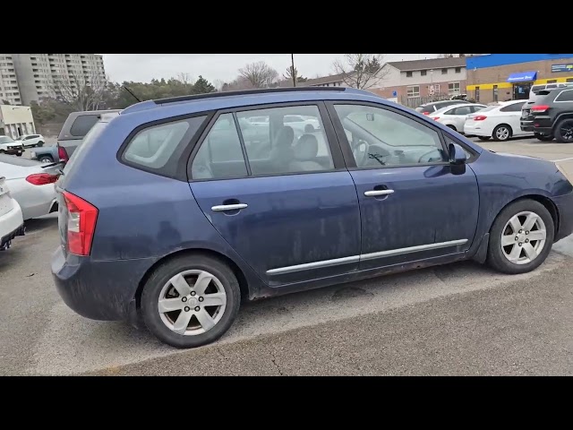 2007 Kia Rondo LX VERY FUEL EFFICIENT | LOTS OF SPACE dans Autos et camions à London