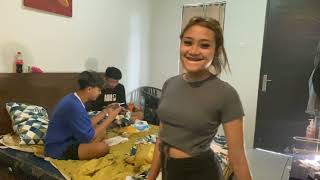 Download lagu PRANK TEMEN MAU 3n4 3n4 DI DEPANNYA! mp3