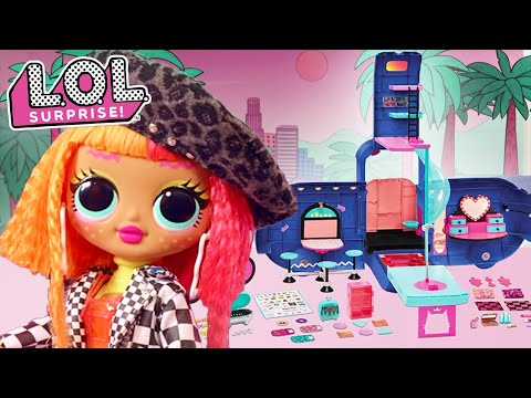 MGA LOL Surprise 4-in-1 Glamper Fashion Camper with 55+ Surprises (Electric Blue)