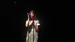 Nikki Yanofsky introducing Jeepers Creepers 2.0 in french - Paris - L&#39;Alhambra - 10/15/2014