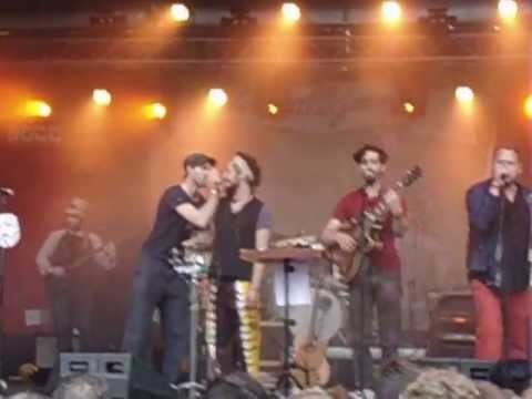 Los Callejeros & Sanstilloh - Au Secours